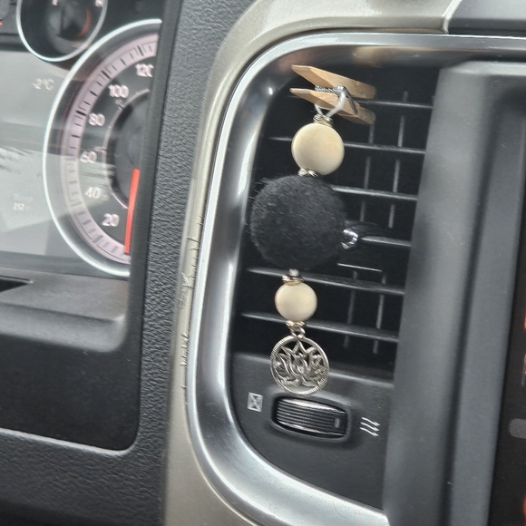 Natural Car Diffuser - Picture 2 of 4